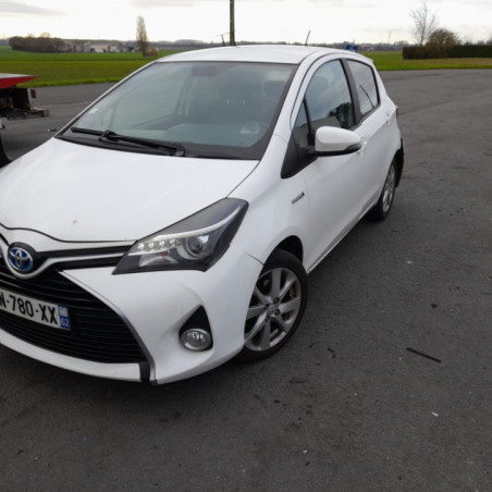 TOYOTA YARIS 3 PHASE 1 1.5i - 16V HYBRID Photo n°1