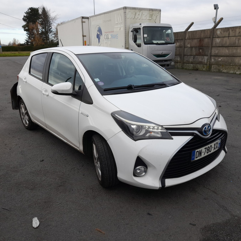 TOYOTA YARIS 3 PHASE 1 1.5i - 16V HYBRID Photo n°3