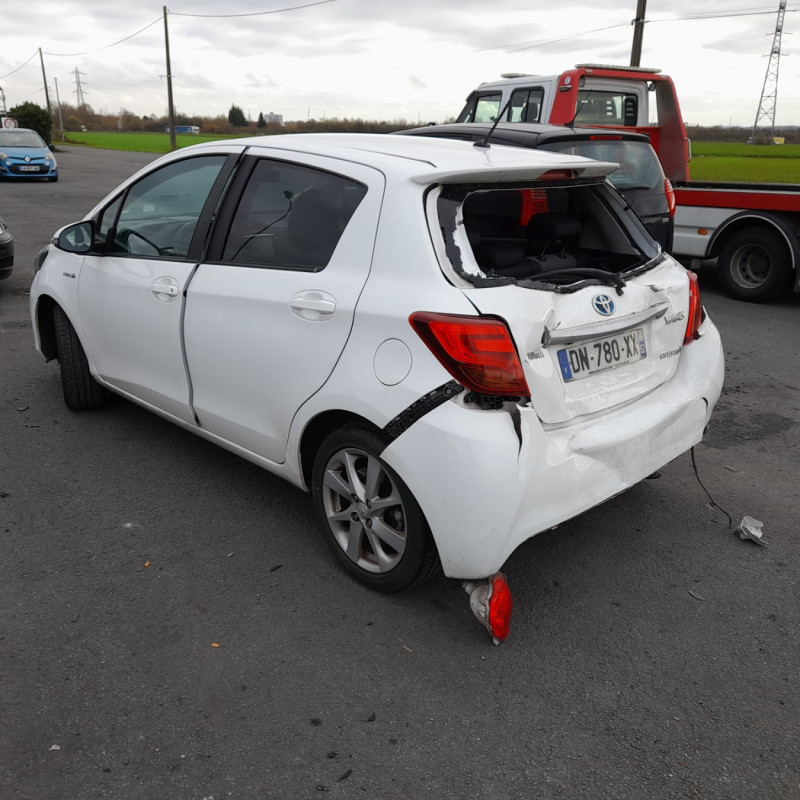 TOYOTA YARIS 3 PHASE 1 1.5i - 16V HYBRID Photo n°4