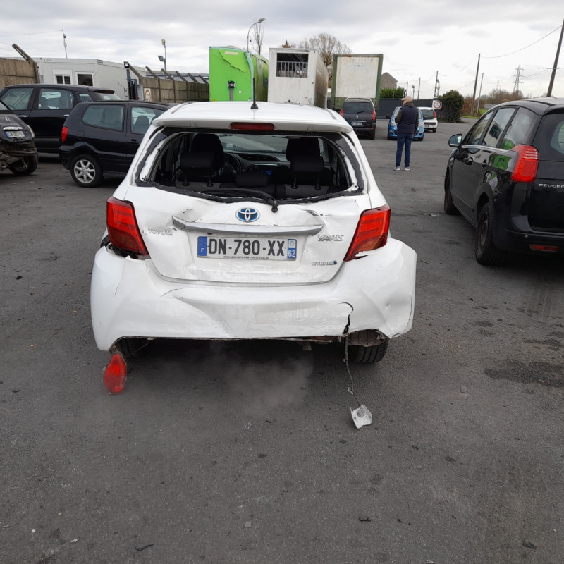 TOYOTA YARIS 3 PHASE 1 1.5i - 16V HYBRID Photo n°6