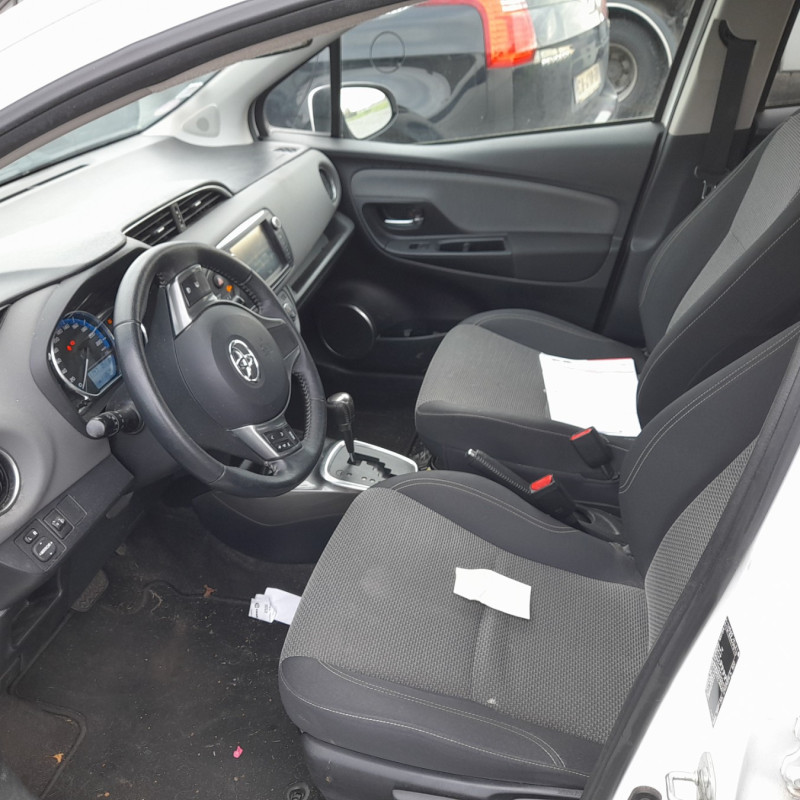 TOYOTA YARIS 3 PHASE 1 1.5i - 16V HYBRID Photo n°7