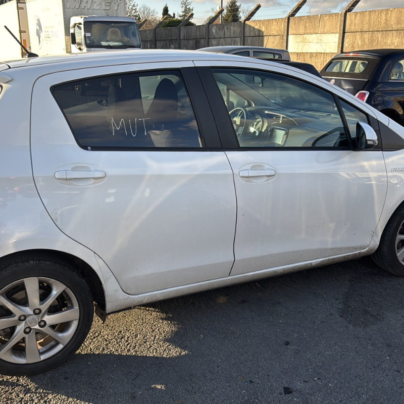 TOYOTA YARIS 3 PHASE 1 1.5i - 16V HYBRID Photo n°13