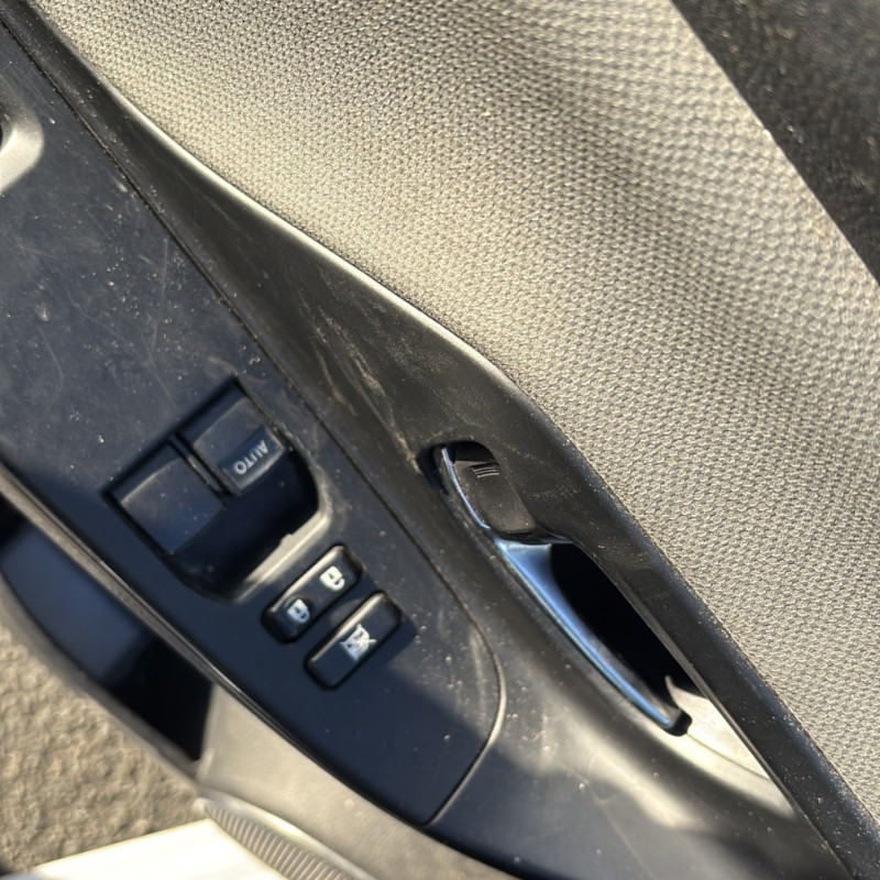 TOYOTA YARIS 3 PHASE 1 1.5i - 16V HYBRID Photo n°15