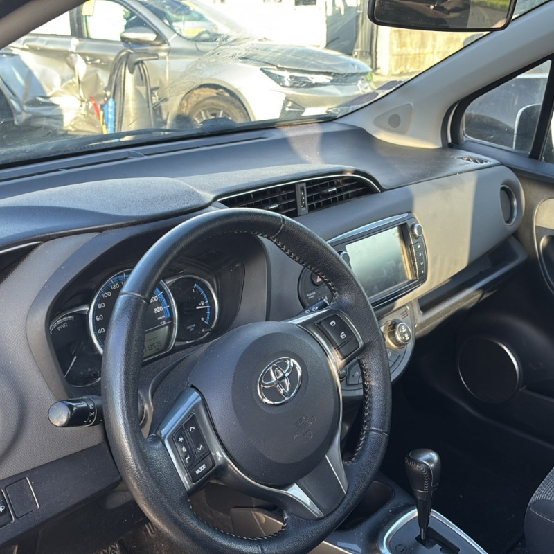 TOYOTA YARIS 3 PHASE 1 1.5i - 16V HYBRID Photo n°16
