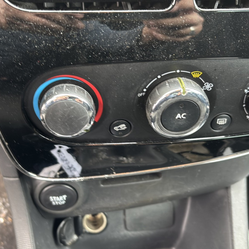 RENAULT CLIO 4 PHASE 1 0.9i - 12V TURBO TCE 90 Photo n°8