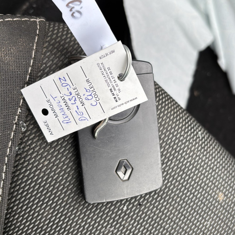 RENAULT CLIO 4 PHASE 1 0.9i - 12V TURBO TCE 90 Photo n°9