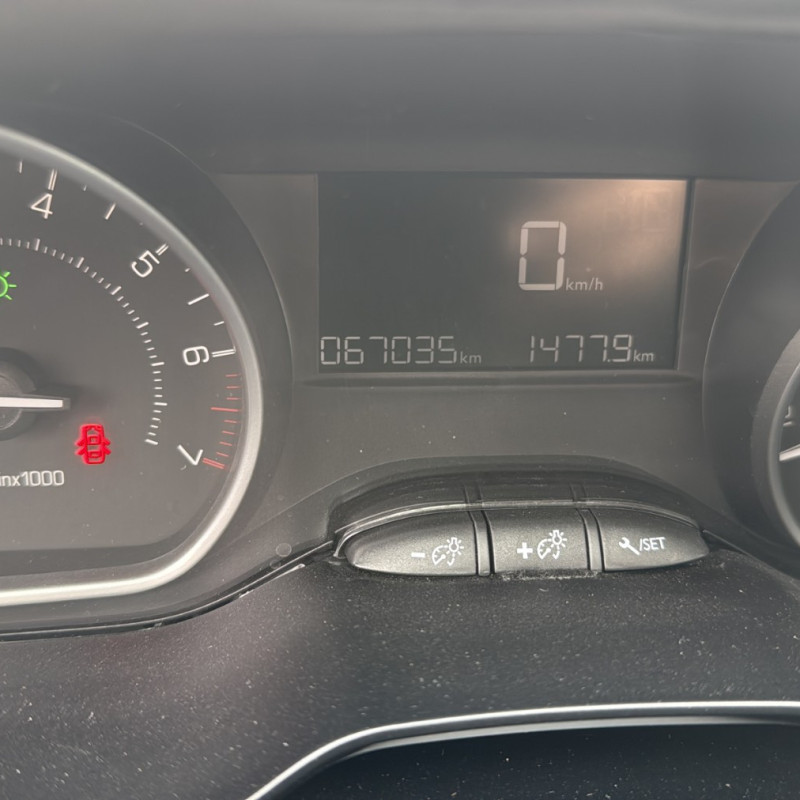 PEUGEOT 208 1 PHASE 2 1.2 VTI - 12V Photo n°22