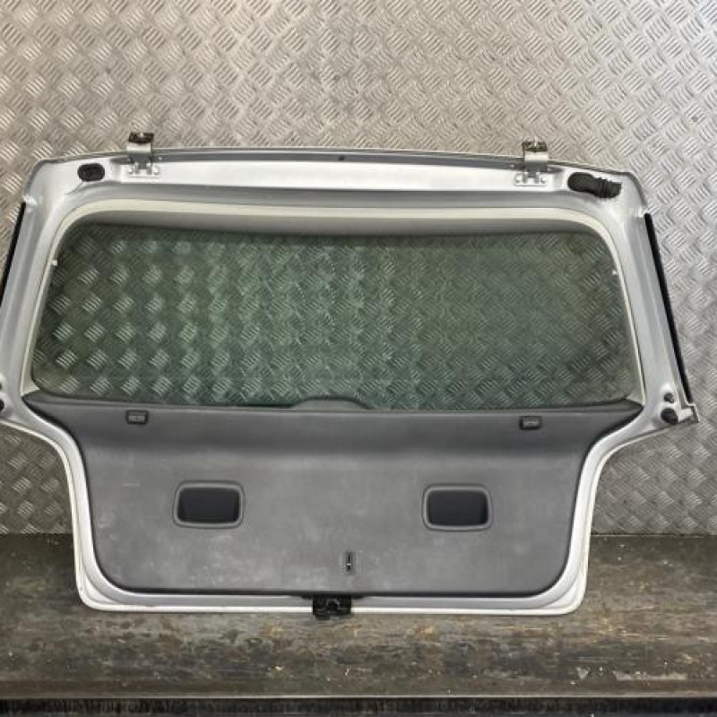 Malle/Hayon arriere VOLKSWAGEN POLO 4 Photo n°1