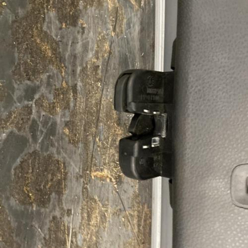 Malle/Hayon arriere VOLKSWAGEN POLO 4 Photo n°3