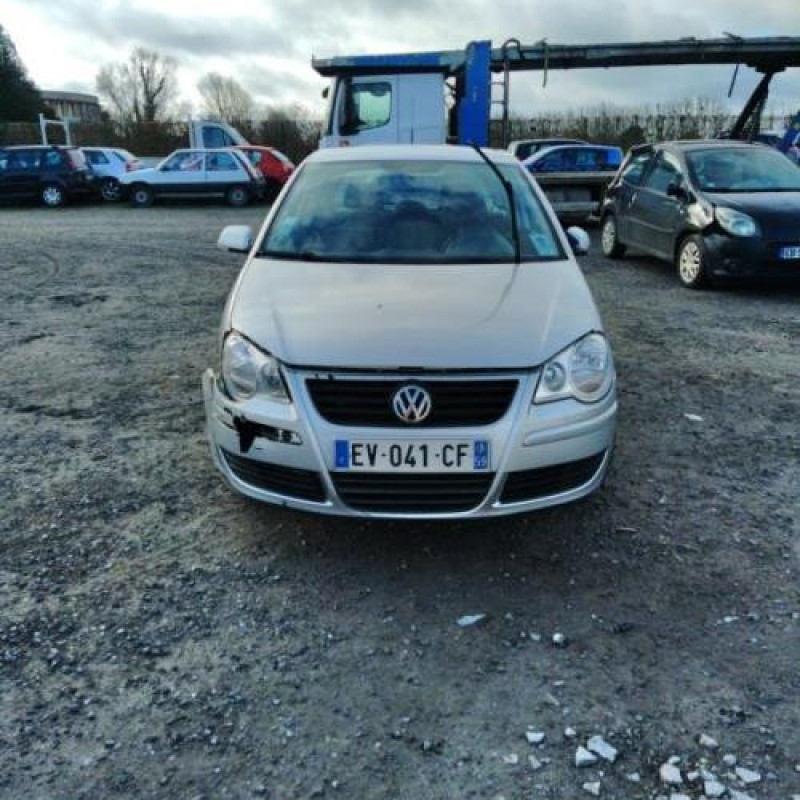 Malle/Hayon arriere VOLKSWAGEN POLO 4 Photo n°7