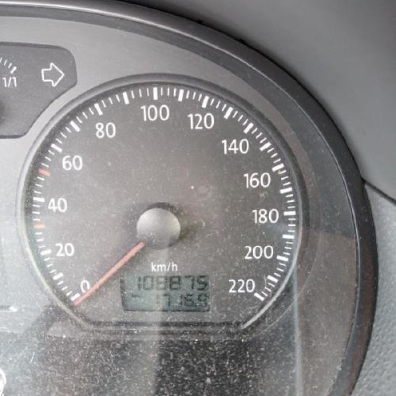 Malle/Hayon arriere VOLKSWAGEN POLO 4 Photo n°11