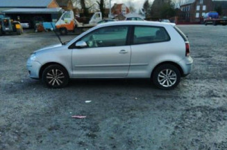 Malle/Hayon arriere VOLKSWAGEN POLO 4