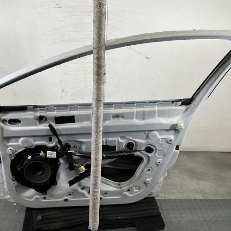 Porte avant droit RENAULT CLIO 4 Photo n°6