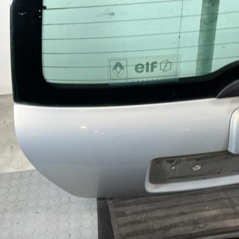 Malle/Hayon arriere RENAULT CLIO 2 Photo n°5