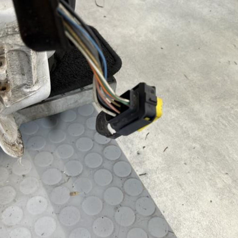 Porte avant droit RENAULT CLIO 2 Photo n°5