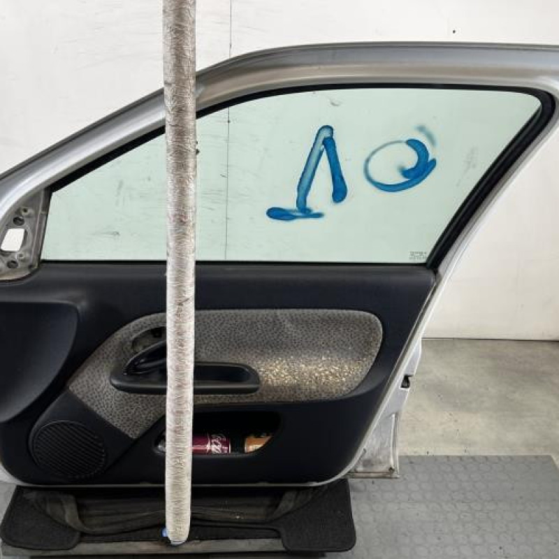 Porte avant droit RENAULT CLIO 2 Photo n°6