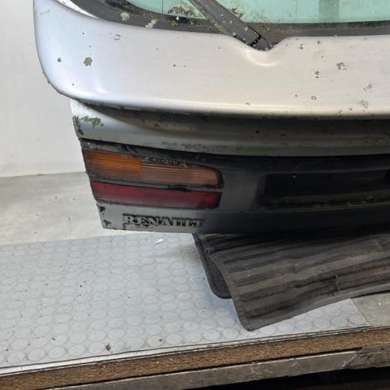 Malle/Hayon arriere RENAULT LAGUNA 1 Photo n°6