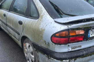 Malle/Hayon arriere RENAULT LAGUNA 1