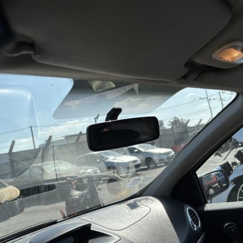 Porte avant gauche RENAULT CLIO 3 Photo n°19