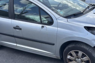 Pare boue arriere gauche PEUGEOT 207