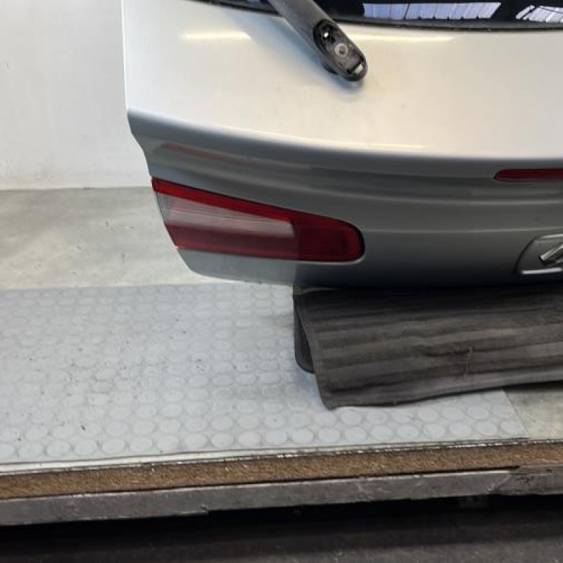 Malle/Hayon arriere RENAULT LAGUNA 2 Photo n°6