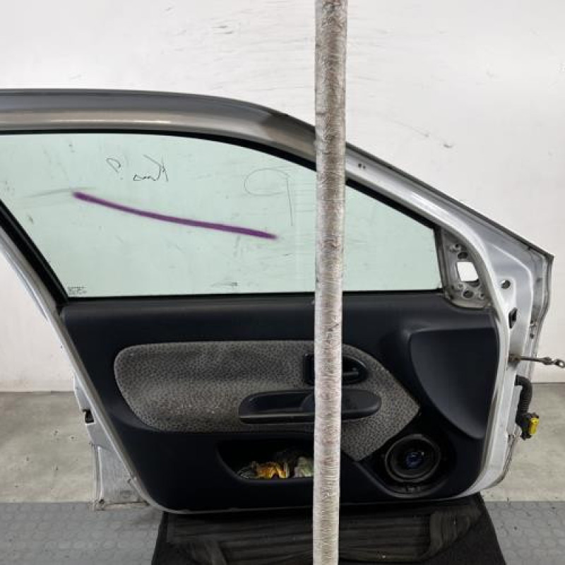 Porte avant gauche RENAULT CLIO 2 Photo n°6