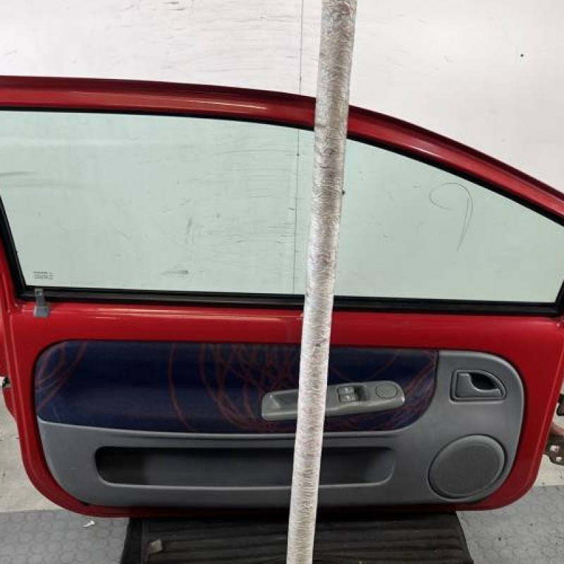 Porte avant gauche RENAULT TWINGO 1 Photo n°5