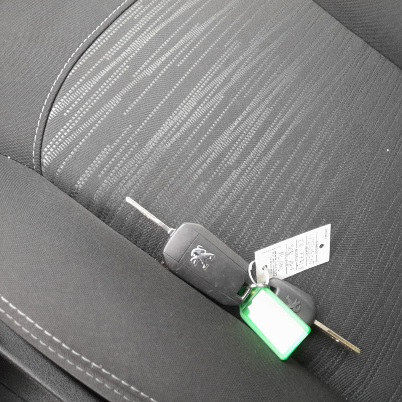 PEUGEOT 208 1 PHASE 2 1.6 BLUE HDI - 8V TURBO Photo n°11