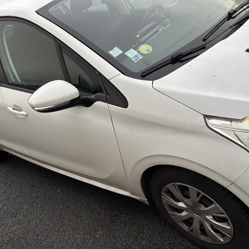 PEUGEOT 208 1 PHASE 2 1.6 BLUE HDI - 8V TURBO Photo n°13