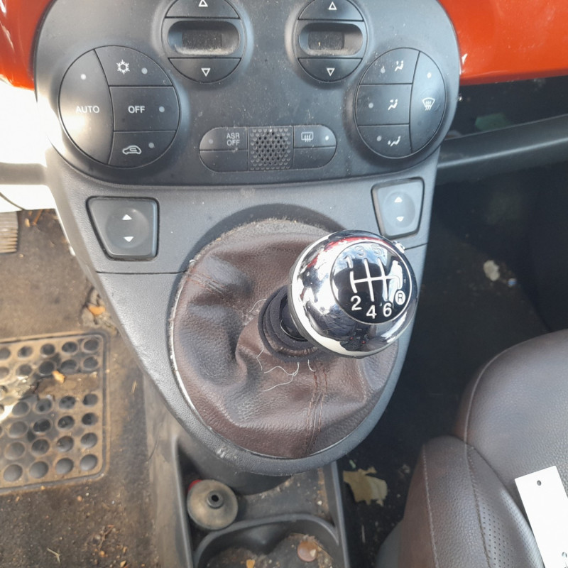 FIAT 500 2 PHASE 1 1.4i - 16V Photo n°7