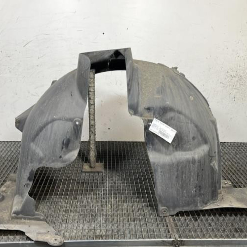 Pare boue avant gauche MERCEDES CLASSE A 176 Photo n°1