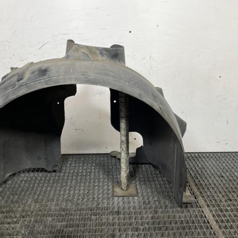 Pare boue avant gauche MERCEDES CLASSE A 176 Photo n°4