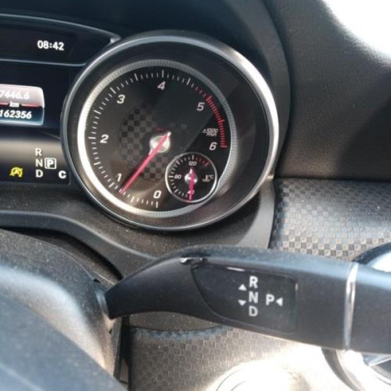 Pare boue avant gauche MERCEDES CLASSE A 176 Photo n°10