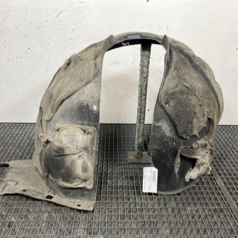 Pare boue avant droit PEUGEOT 207 Photo n°1