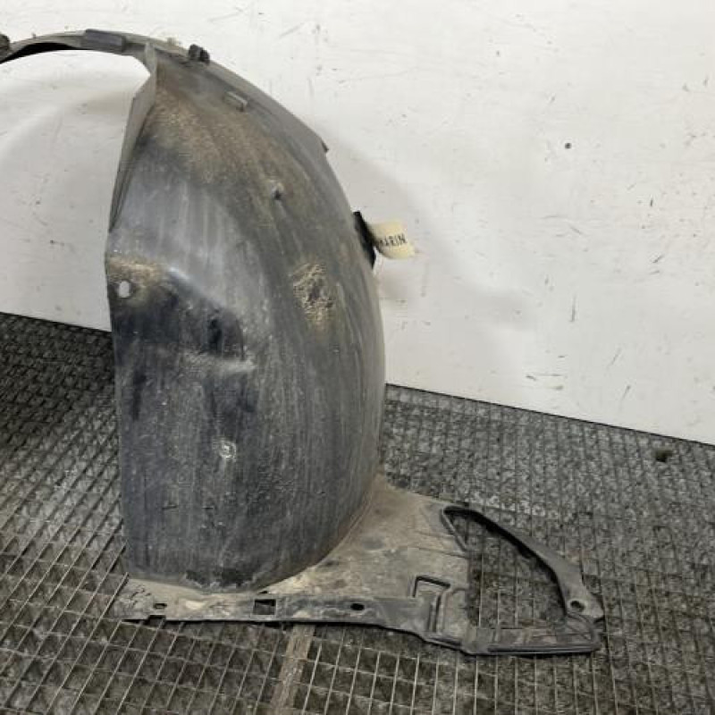 Pare boue avant gauche PEUGEOT 207 Photo n°4