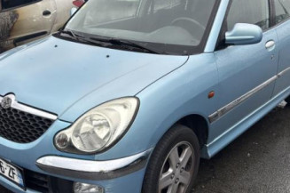 Aile avant droit DAIHATSU SIRION 1