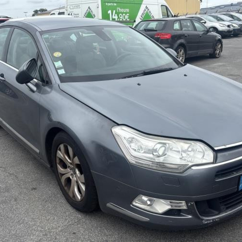 Pare boue avant droit CITROEN C5 2 Photo n°8