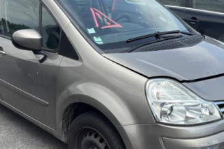 Pare boue avant droit RENAULT GRAND MODUS