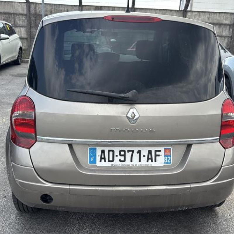 Pare boue avant droit RENAULT GRAND MODUS Photo n°9