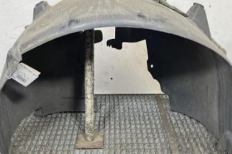 Pare boue avant gauche PEUGEOT 308 2 Photo n°1