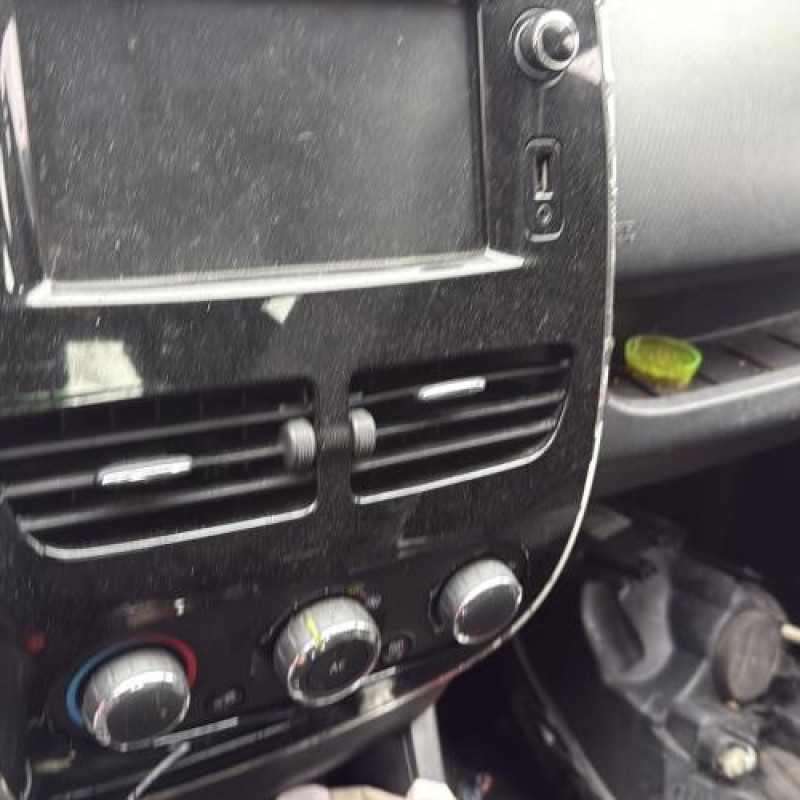 Feu diurne avant droit RENAULT CLIO 4 Photo n°20