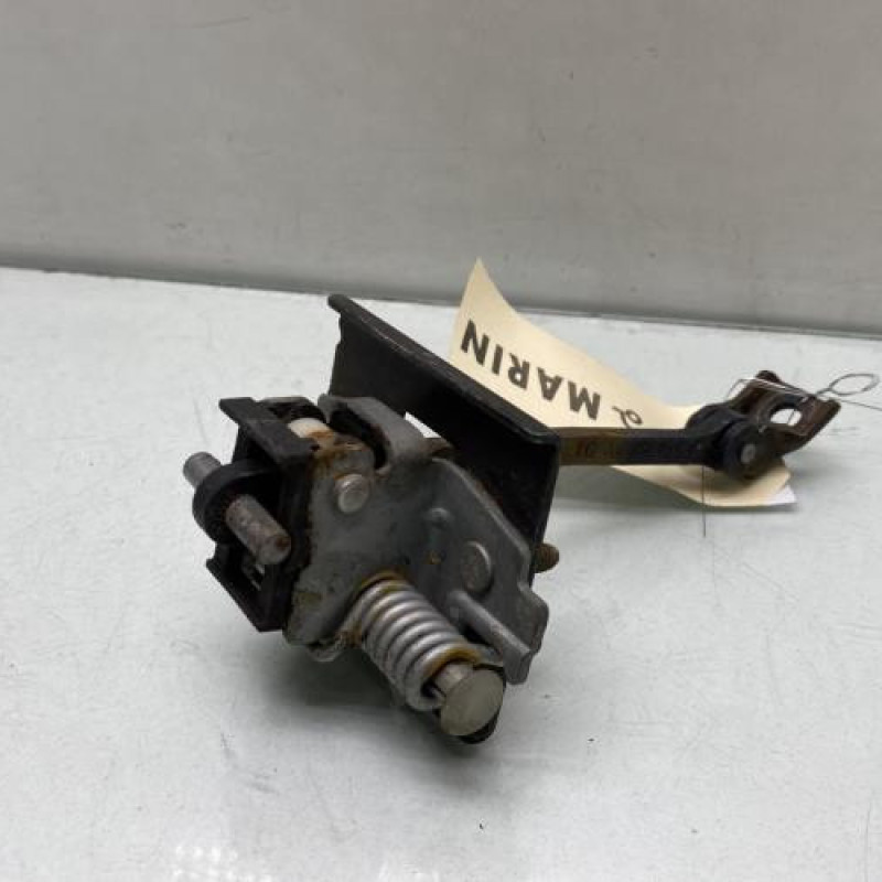 Arret de porte avant gauche CITROEN DS5 Photo n°1