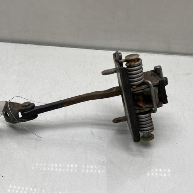 Arret de porte avant gauche CITROEN DS5 Photo n°4