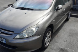 Pare choc avant PEUGEOT 307