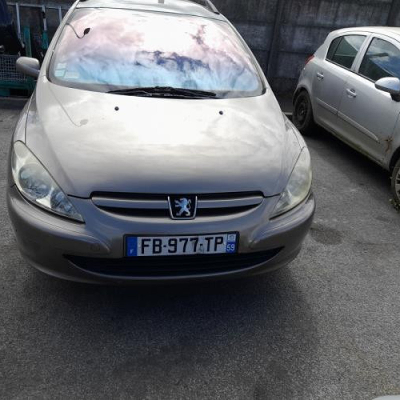 Pare boue avant droit PEUGEOT 307 Photo n°9