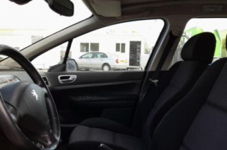 Pare boue avant droit PEUGEOT 307