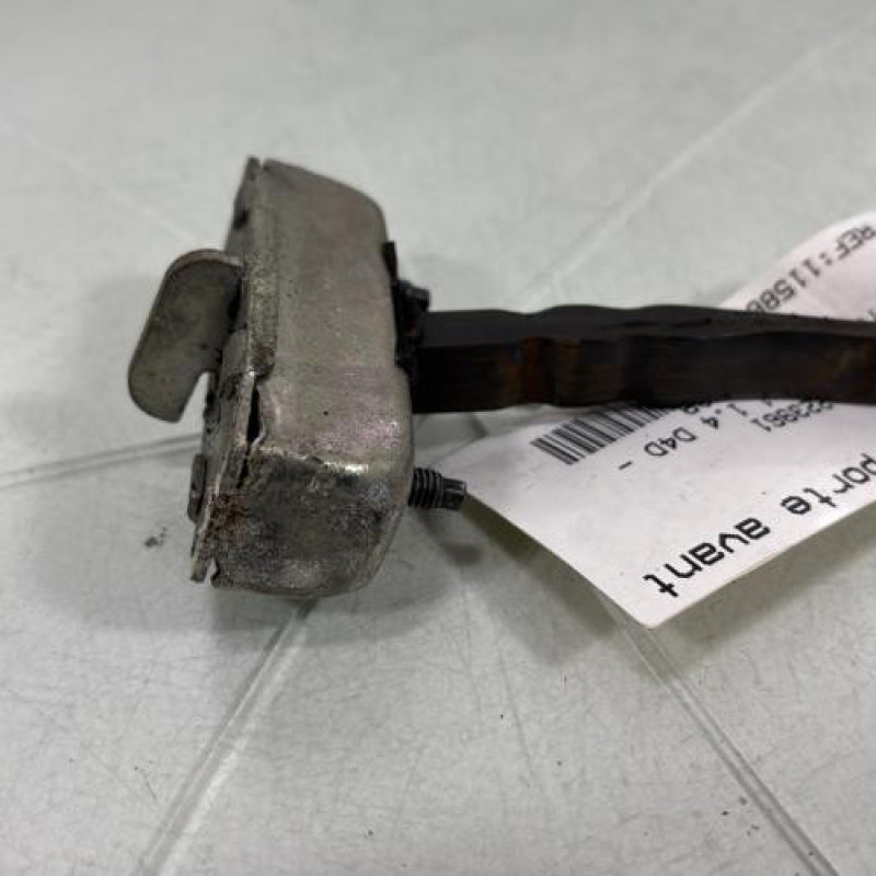 Arret de porte avant droit TOYOTA AURIS 1 Photo n°3