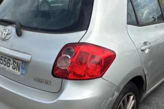 Arret de porte avant droit TOYOTA AURIS 1