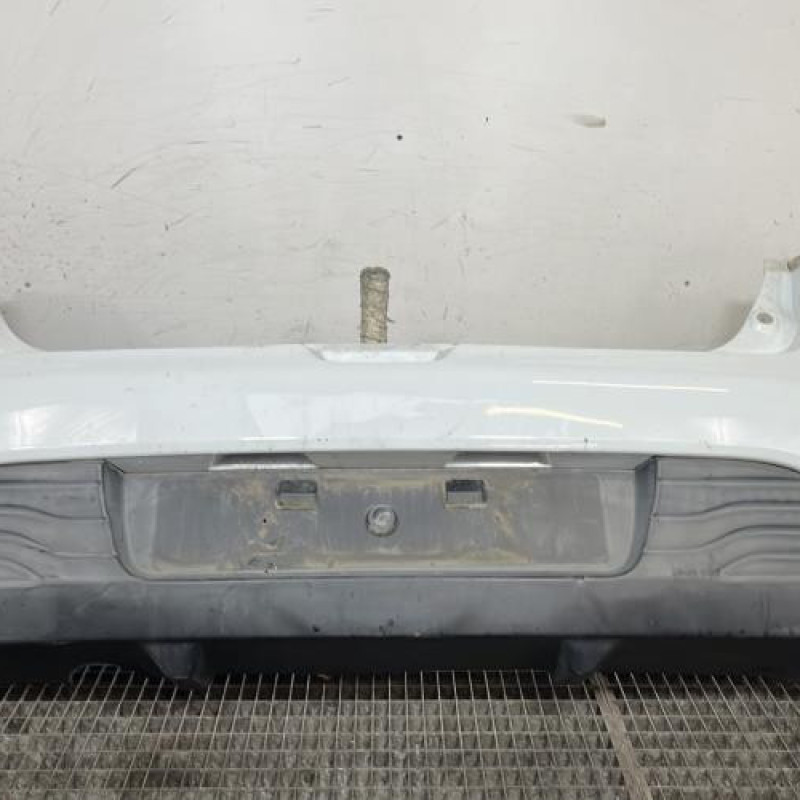 Pare choc arriere RENAULT CLIO 4 Photo n°1