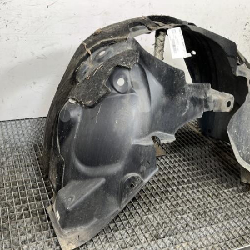 Pare boue avant gauche RENAULT CLIO 4 Photo n°2